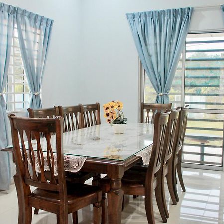 Kundang Villa @ Tasik Biru - 3 Bedrooms Bungalow Rawang Exterior photo